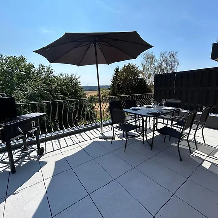 Mit Pool, Sauna Und Weitblick Am Nuerburgring Casa de Férias