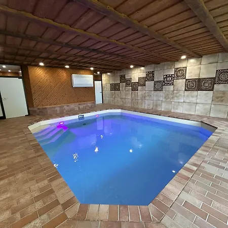 Mit Pool, Sauna Und Weitblick Am Nuerburgring Casa de Férias