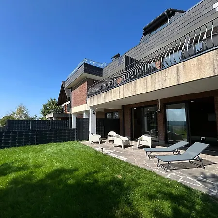 Mit Pool, Sauna Und Weitblick Am Nuerburgring